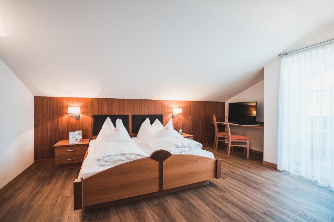 Hotel Am Sonneck Algund Buitenkant foto
