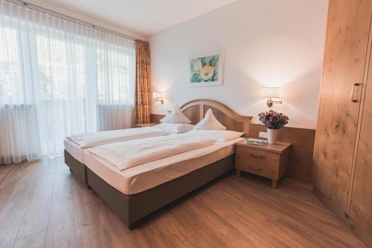 Hotel Am Sonneck Algund Buitenkant foto