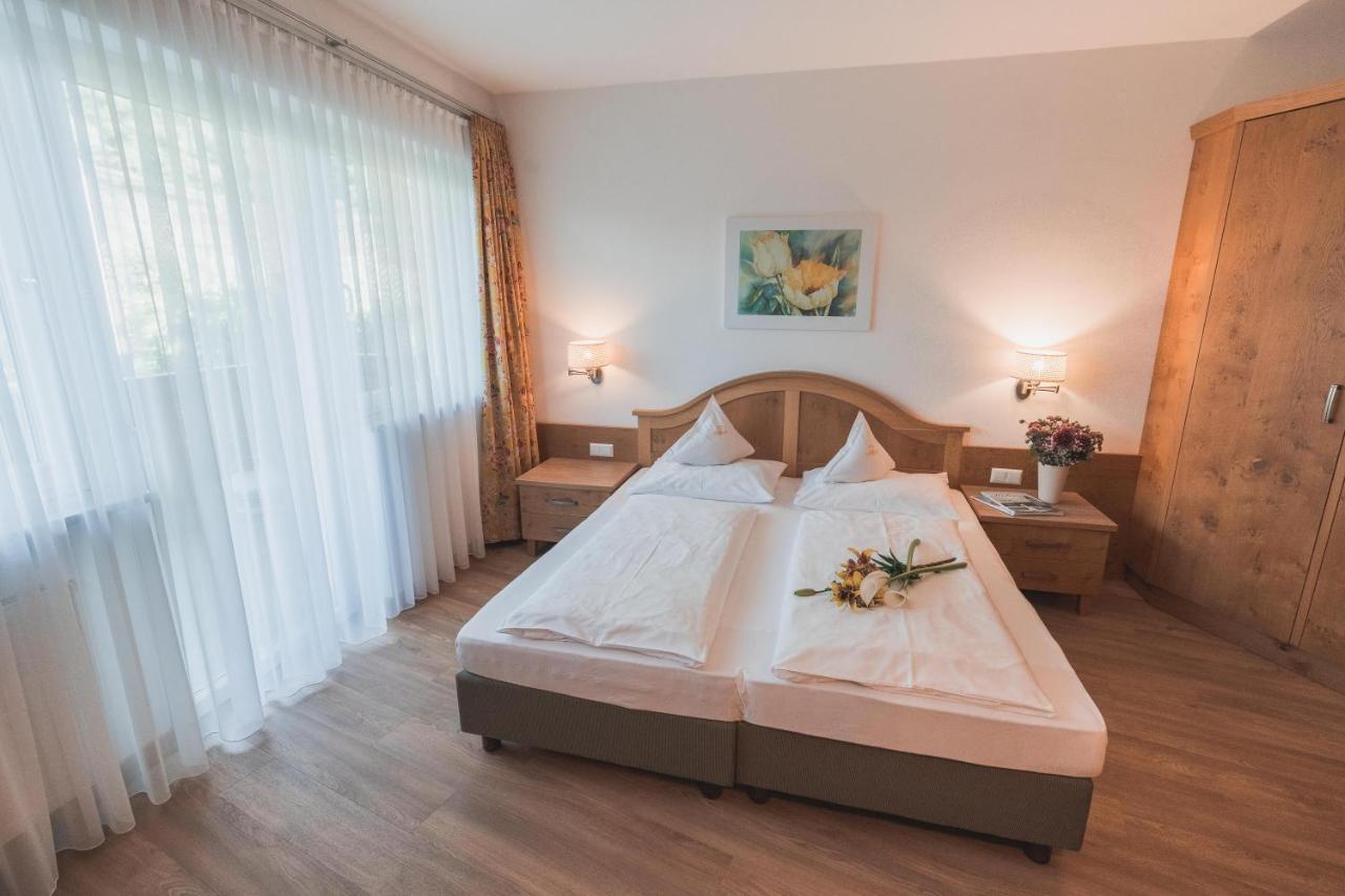Hotel Am Sonneck Algund Buitenkant foto