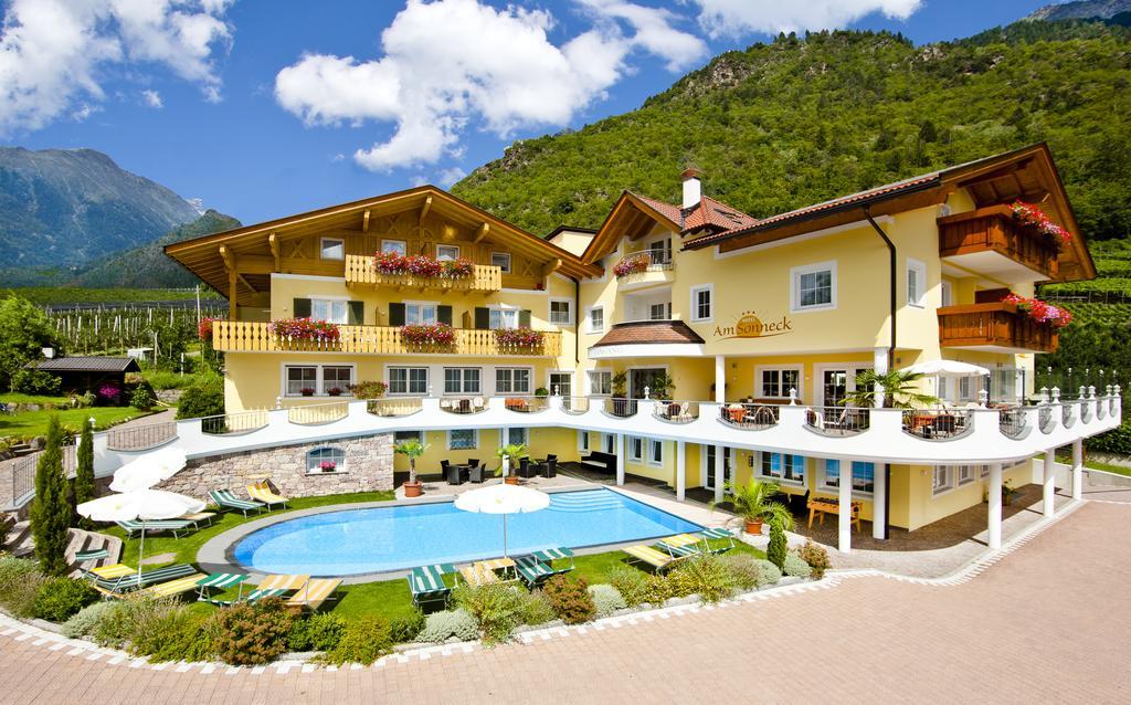 Hotel Am Sonneck Algund Buitenkant foto