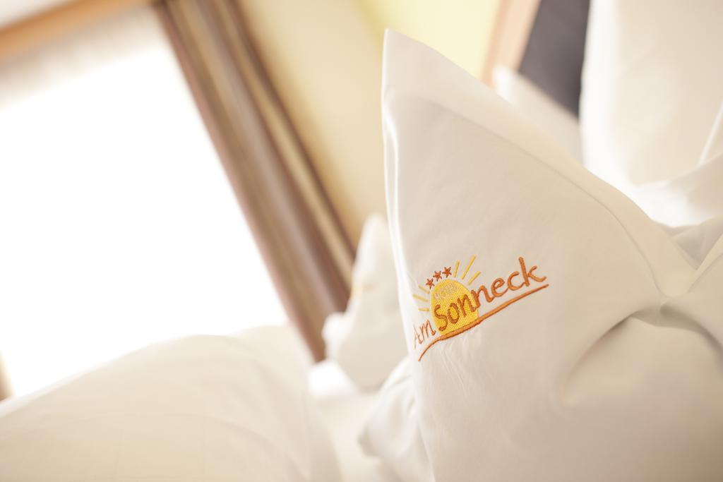 Hotel Am Sonneck Algund Buitenkant foto